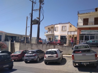 Επαγγελματικό κτήριο προς πώληση στους Μολάους