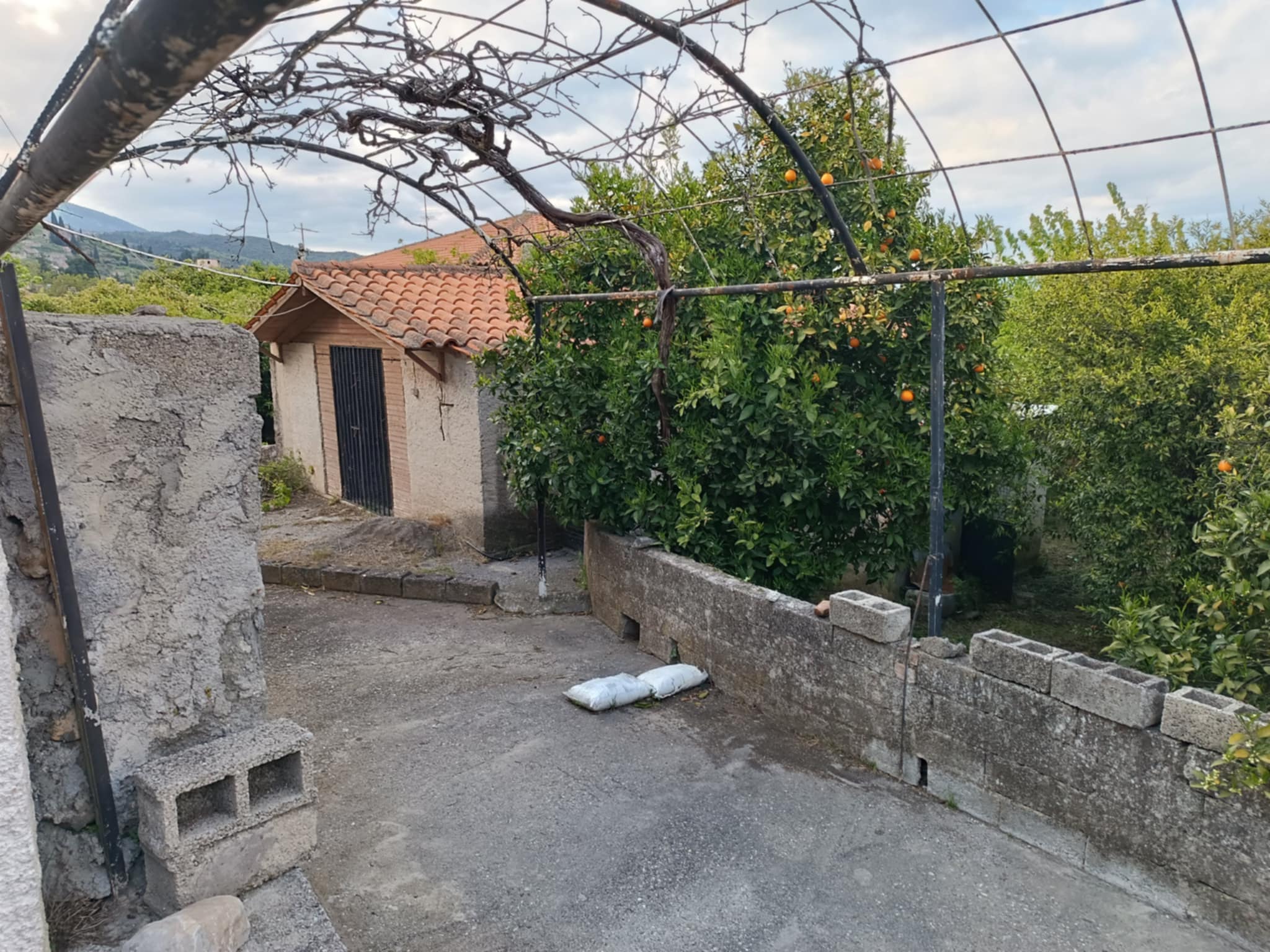 Μυστράς – Πωλείται αρχοντικό 308 τ.μ σε οικόπεδο 1.476 τ.μ