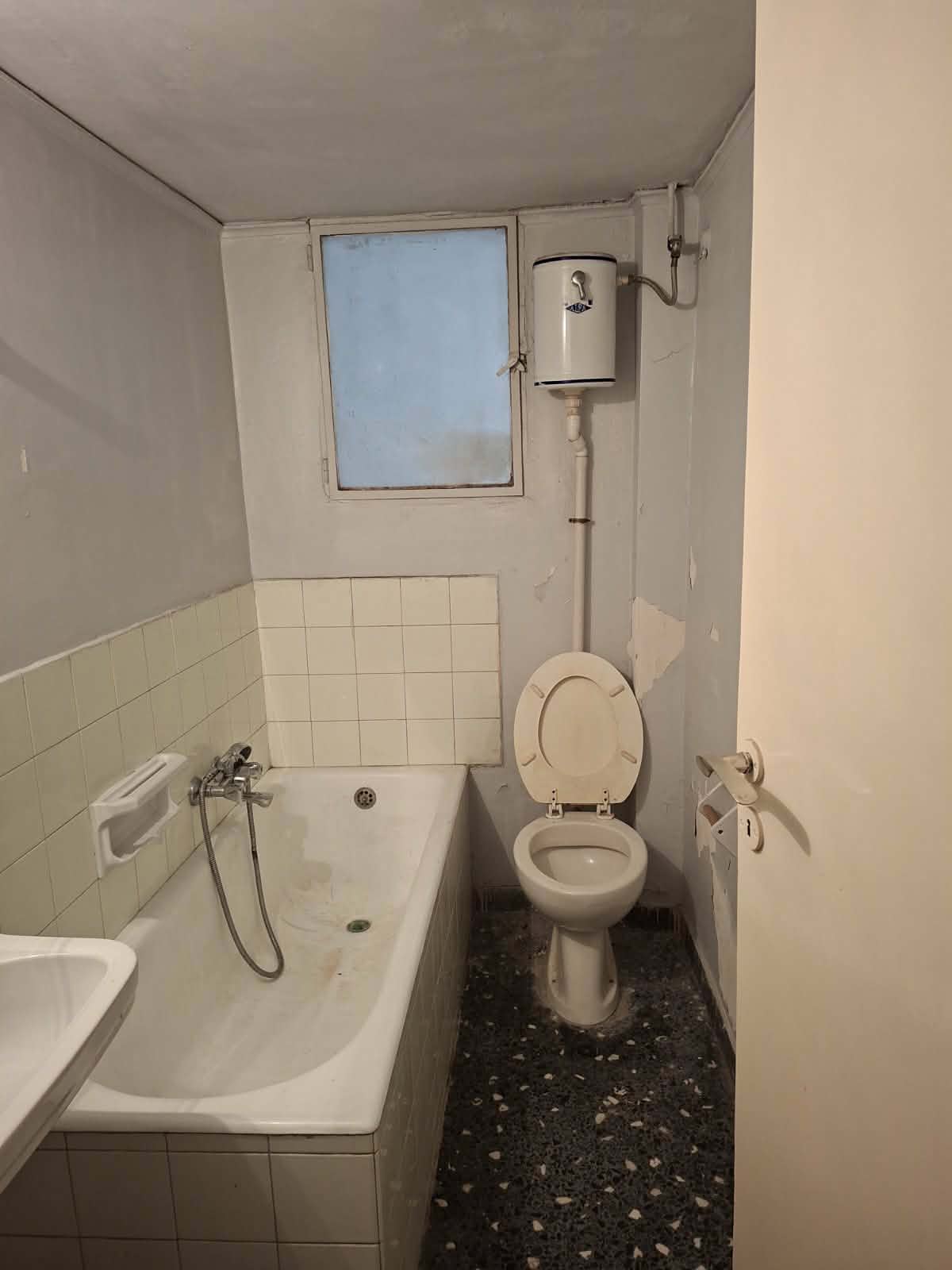 Αθήνα, πωλείται γκαρσονιέρα 26 τ.μ, με ξεχωριστή κουζίνα