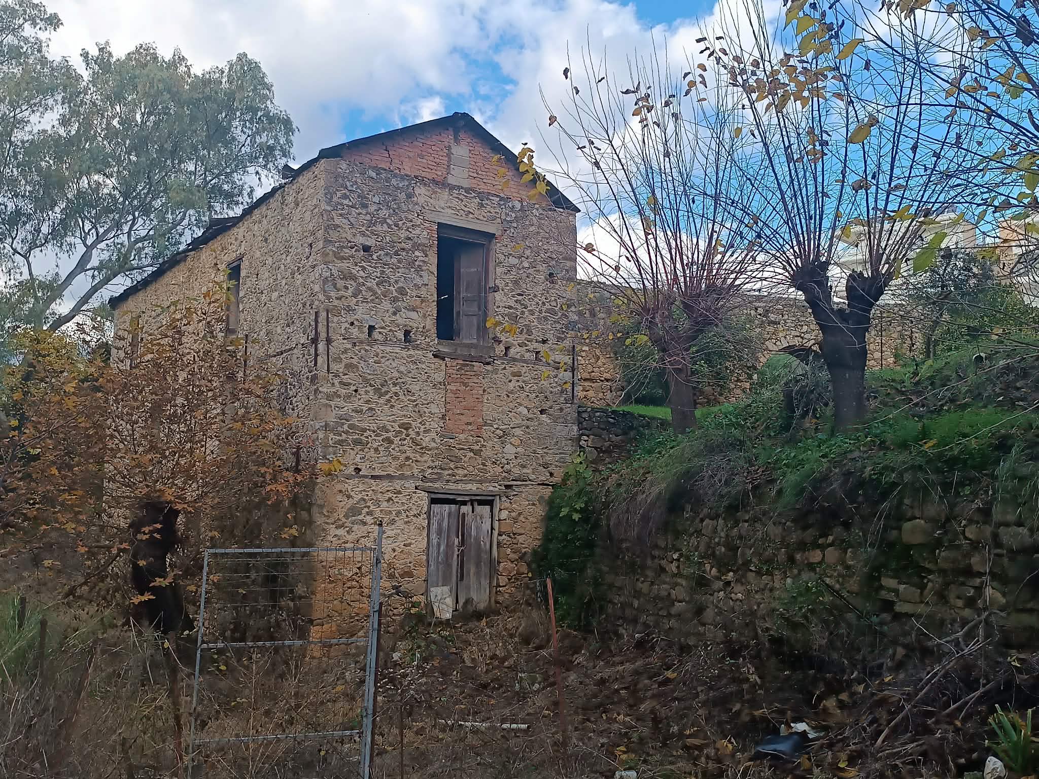 Σπάρτη, πωλείται ή ενοικιάζεται ο παλιός νερόμυλος 372 τ.μ με κατοικία 79τ.μ σε οικόπεδο 1.422 τ.μ