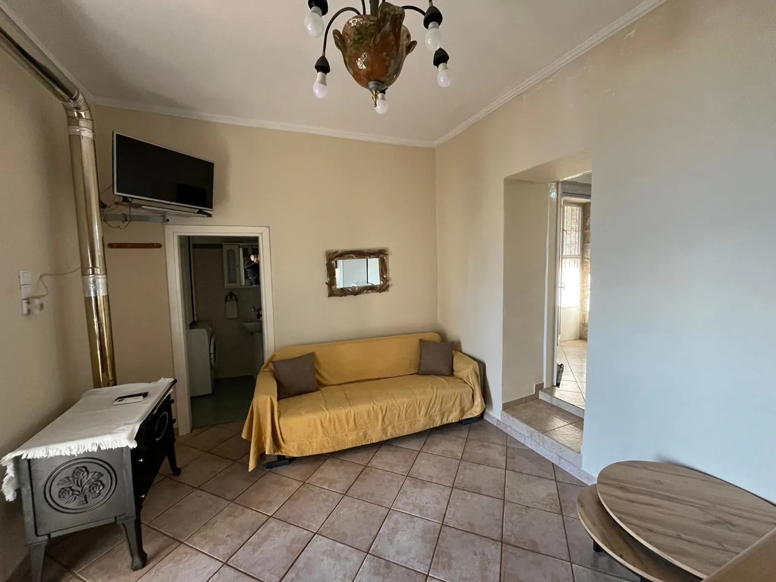 Πωλείται πέτρινη μονοκατοικία 120 τ.μ στη Μάνη με απέραντη θέα τον λακωνικό κόλπο