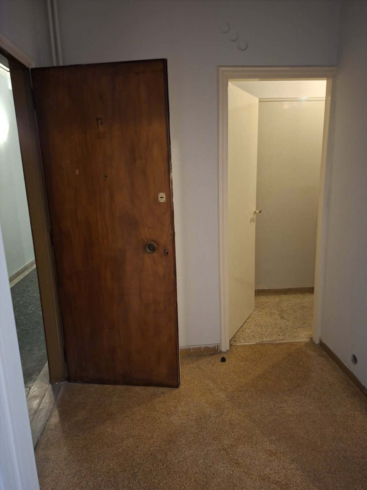 Αθήνα, πωλείται γκαρσονιέρα 26 τ.μ, με ξεχωριστή κουζίνα