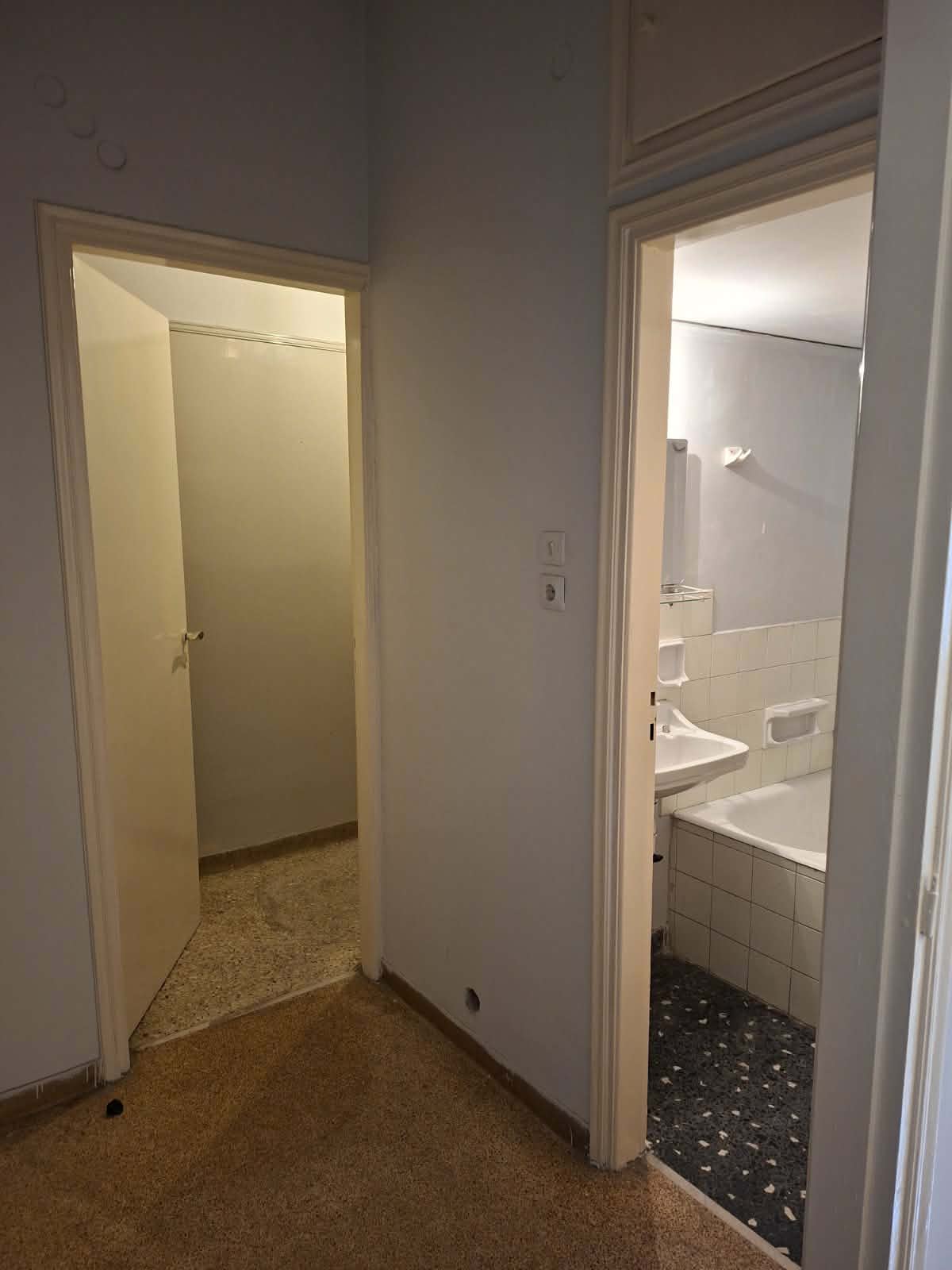 Αθήνα, πωλείται γκαρσονιέρα 26 τ.μ, με ξεχωριστή κουζίνα