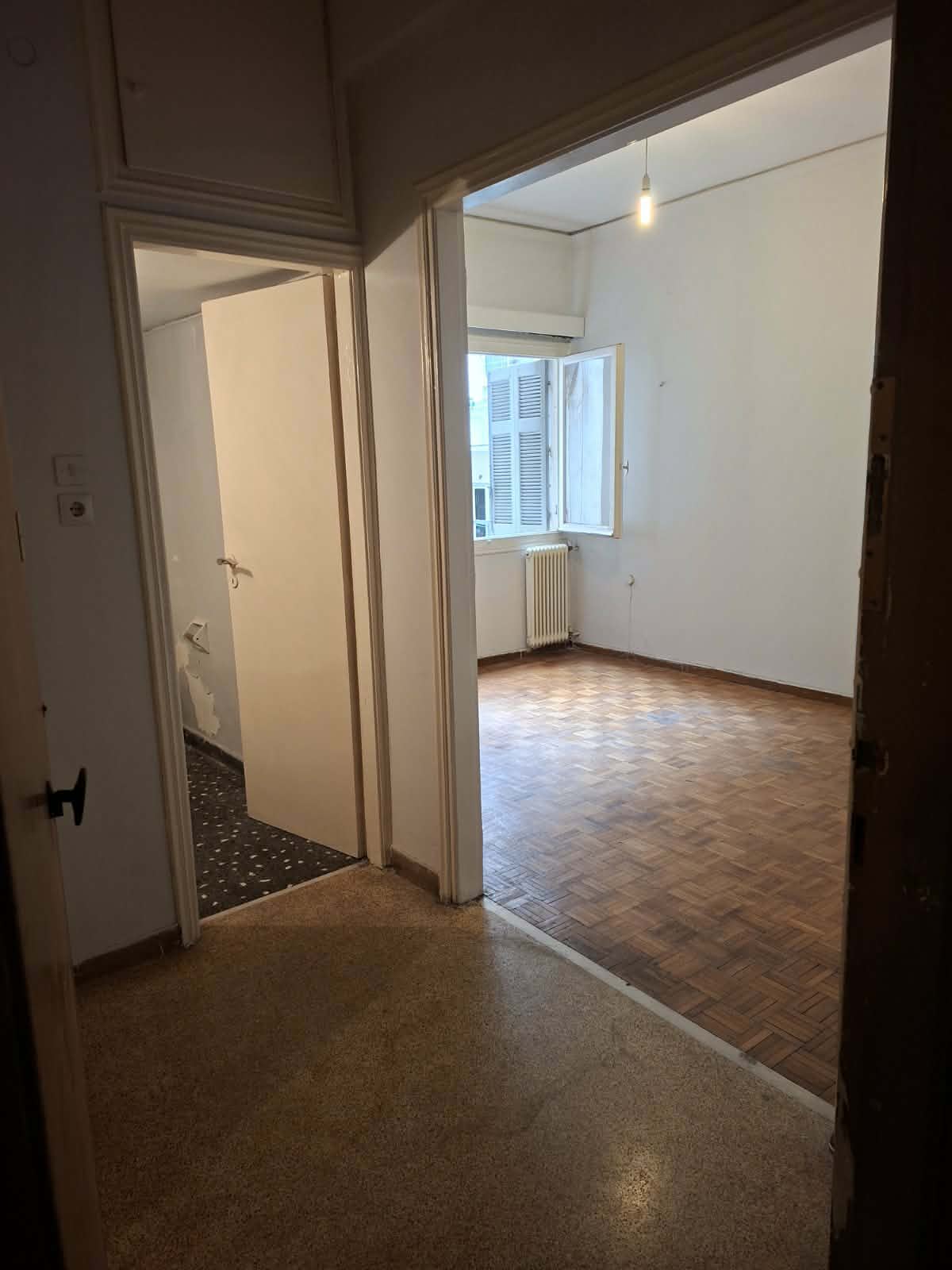 Αθήνα, πωλείται γκαρσονιέρα 26 τ.μ, με ξεχωριστή κουζίνα