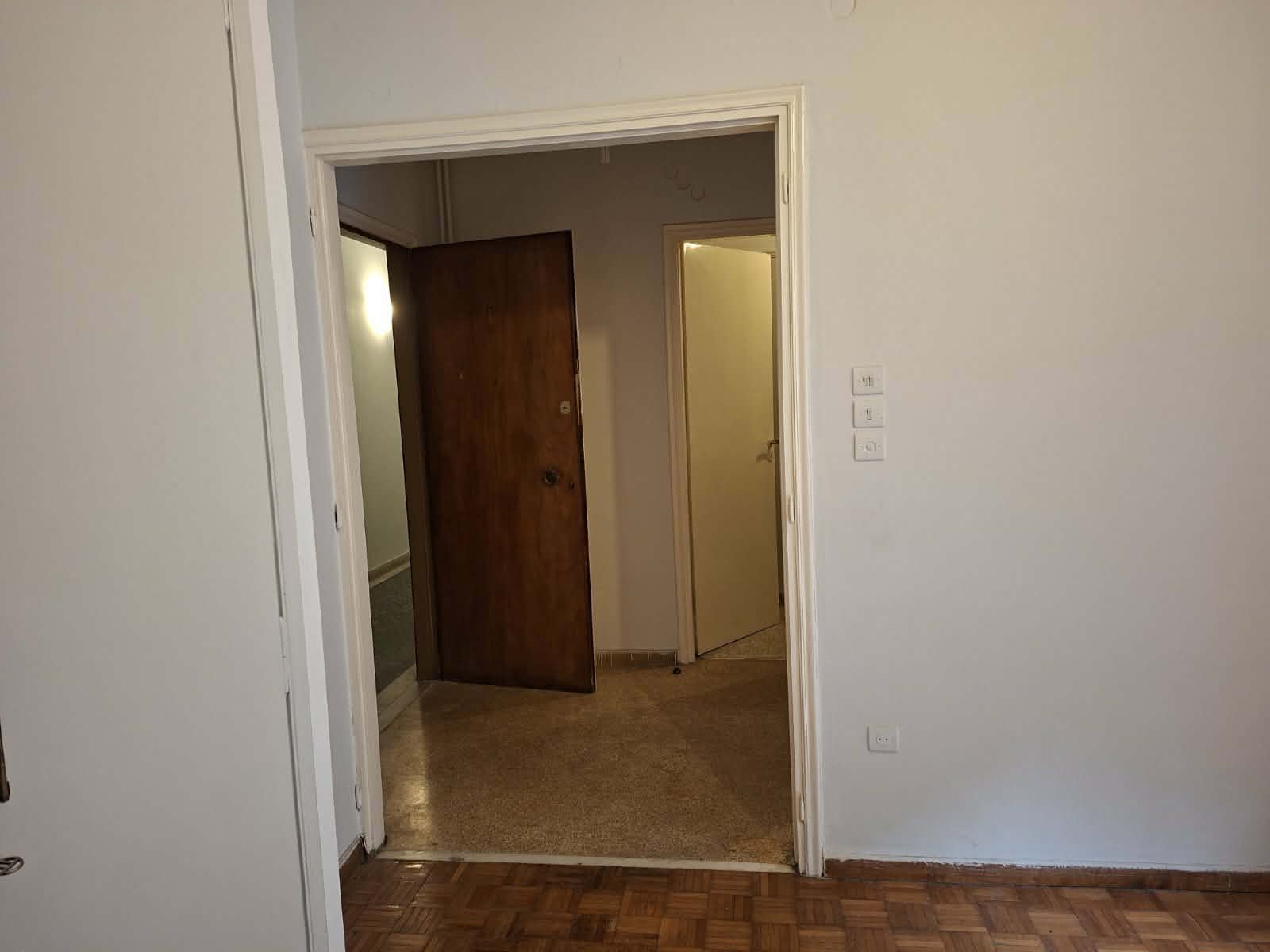 Αθήνα, πωλείται γκαρσονιέρα 26 τ.μ, με ξεχωριστή κουζίνα