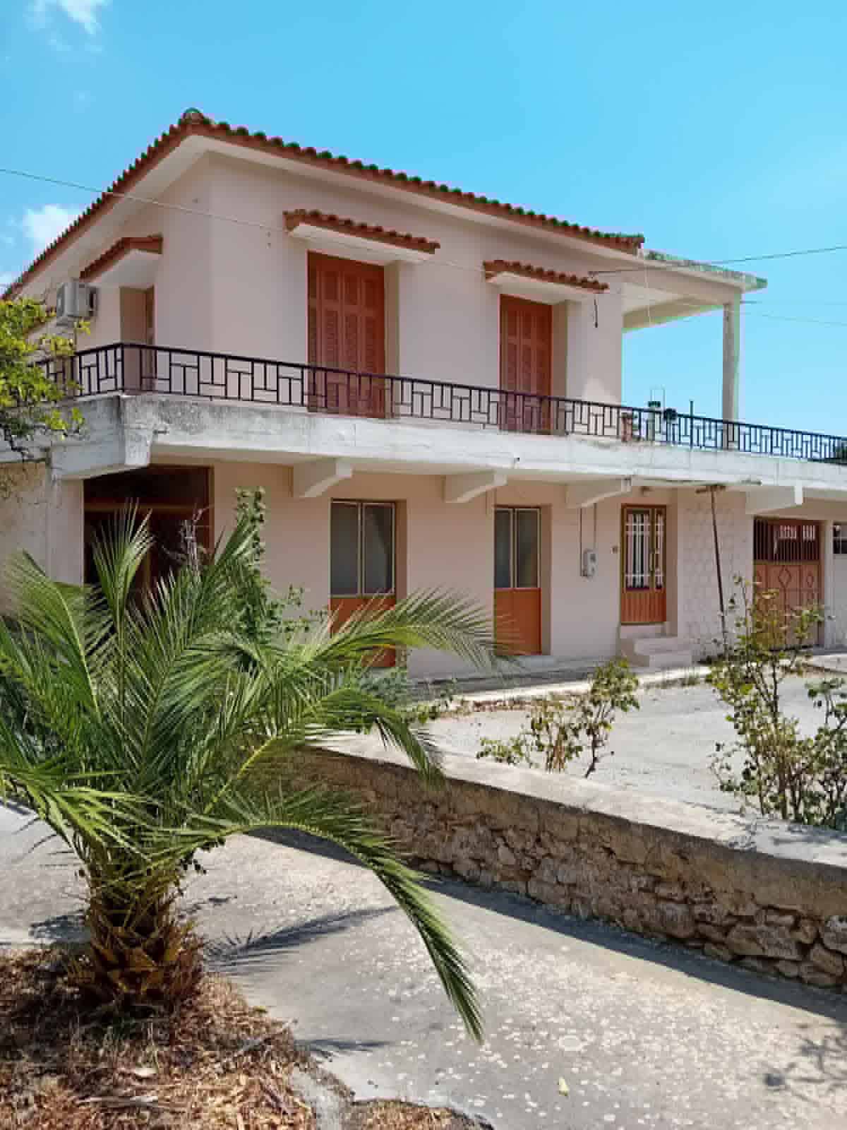 Ξηροκάμπι Λακωνίας – Πωλείται οικιστικό – επαγγελματικό ακίνητο 410 τ.μ