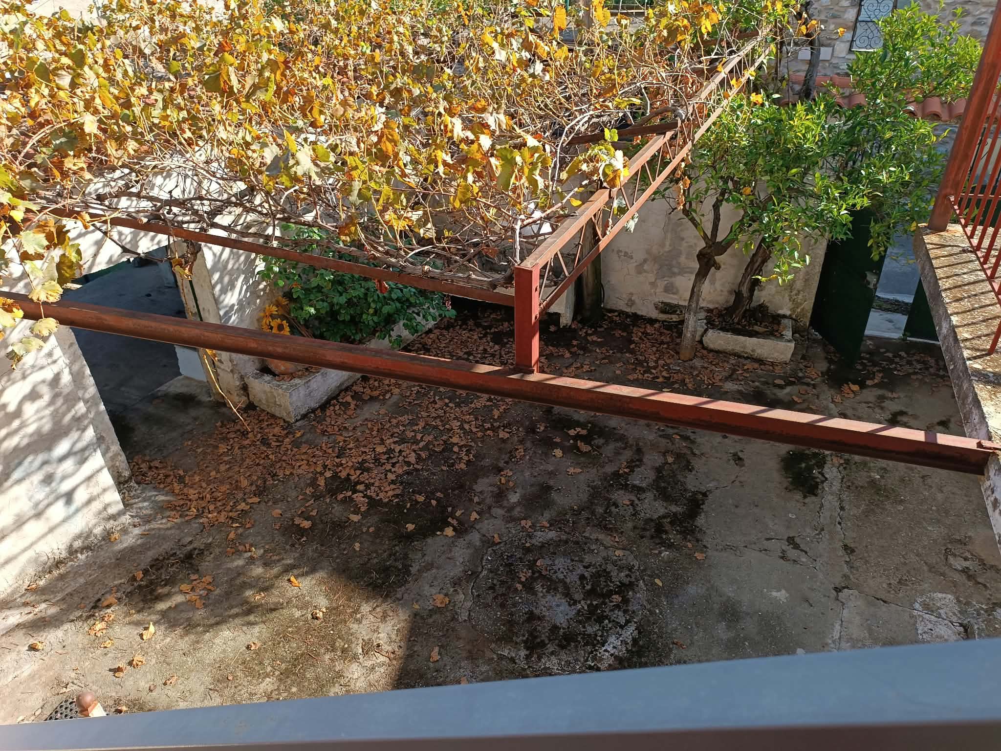 Καστόρειο Λακωνίας πωλείται διπλοκατοικία 150 τ.μ σε οικόπεδο 1.553 τ.μ